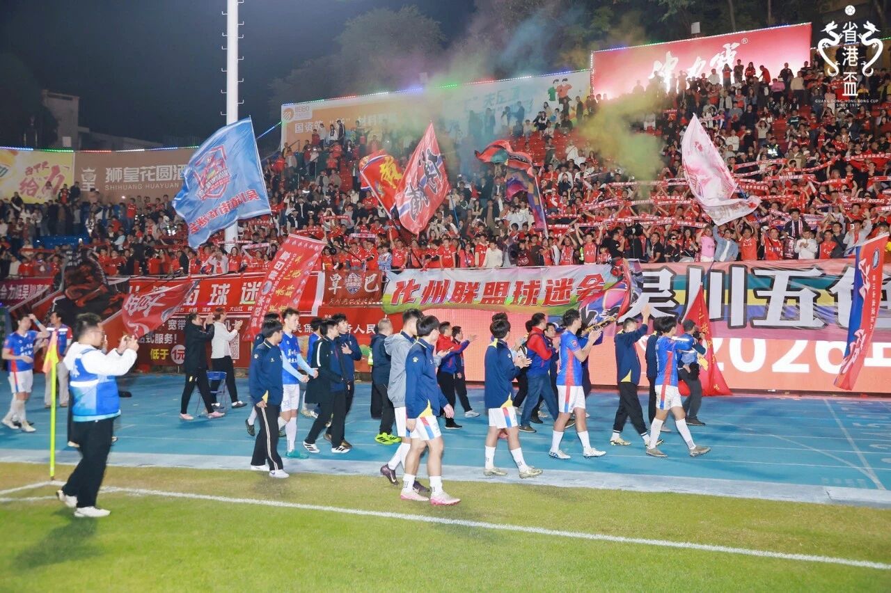 关于双方对抗,波澜不惊,场内外球迷热烈支持的信息 关于双方对抗,波澜不惊,场内外球迷热烈支持的信息